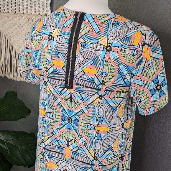 Everly Abstract Patterned Shift Dress - Picture 5 of 9